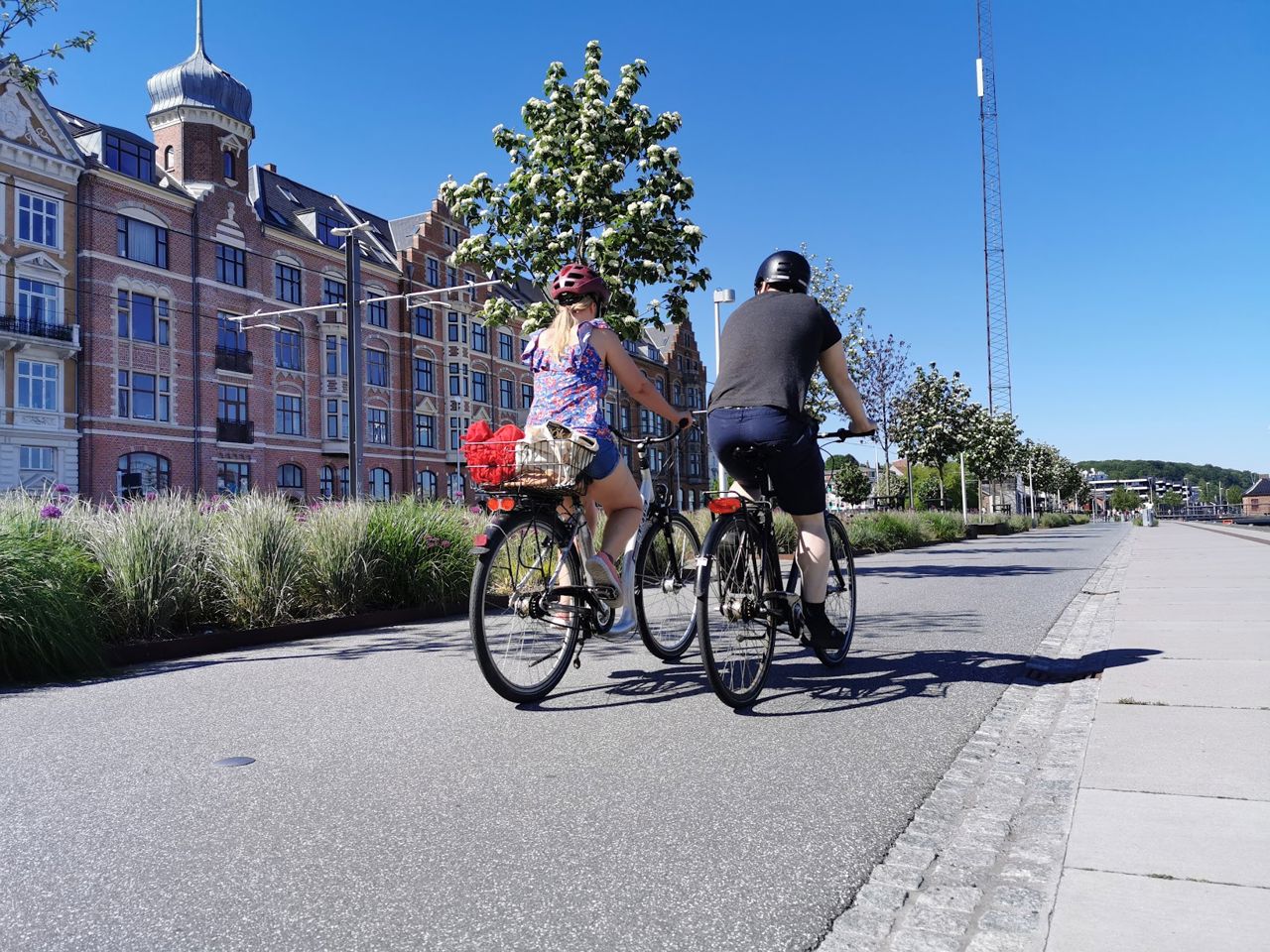 Cyklister på cykelsti