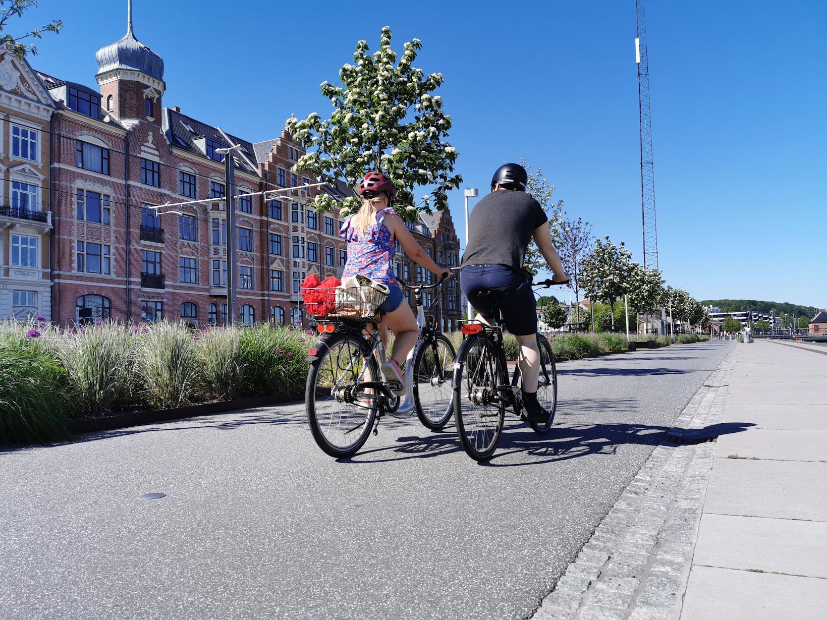 Cyklister på cykelsti